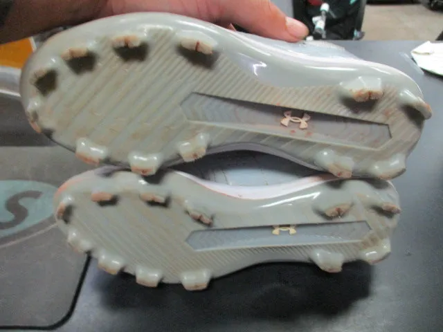 Used Under Armour Number 3 Nova Harper size 3Y Cleats