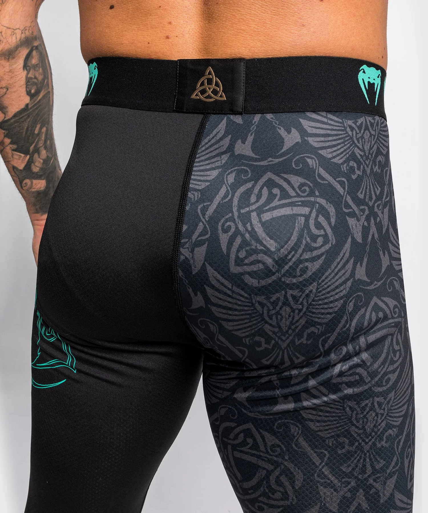 Venum Assassin's Creed Reloaded Spats - Black