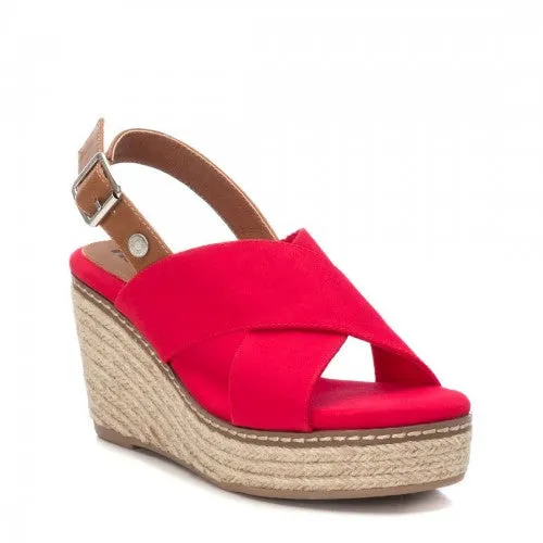 Wedge shoes in Red by Refresh