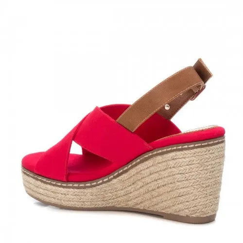 Wedge shoes in Red by Refresh